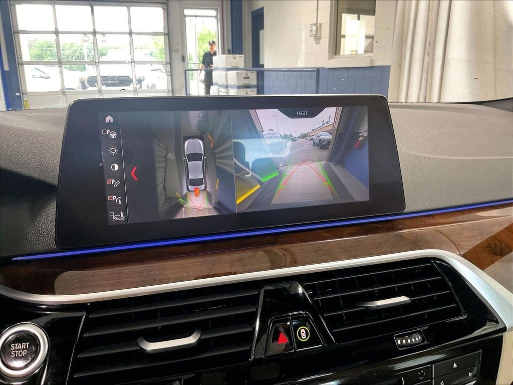 Used 2019 Blue BMW 530e xDrive iPerformance image 19
