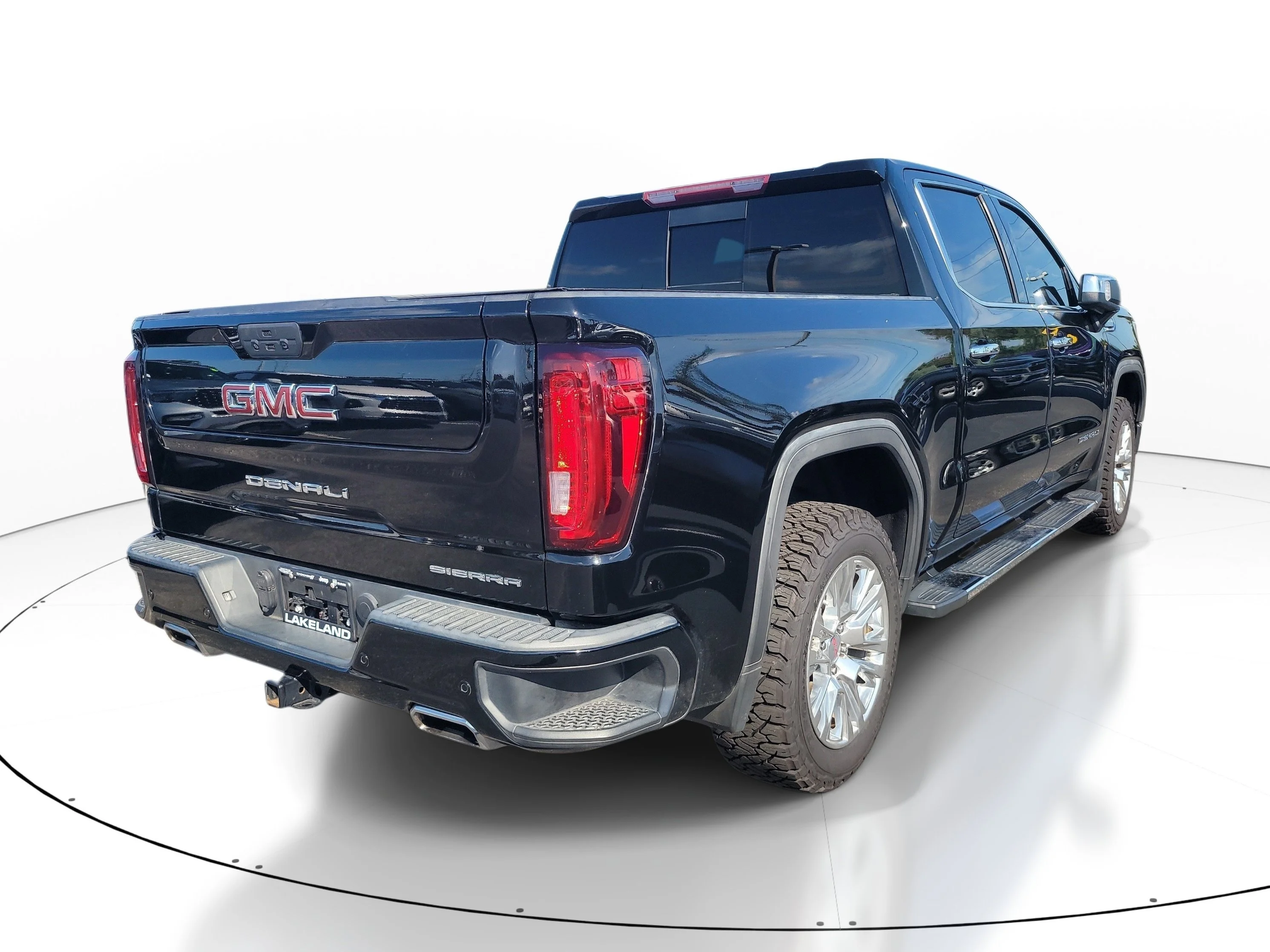 Used 2022 Onyx Black GMC Denali image 4