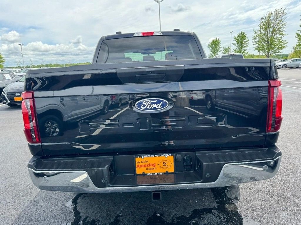 Used 2025 Black Ford XLT image 4