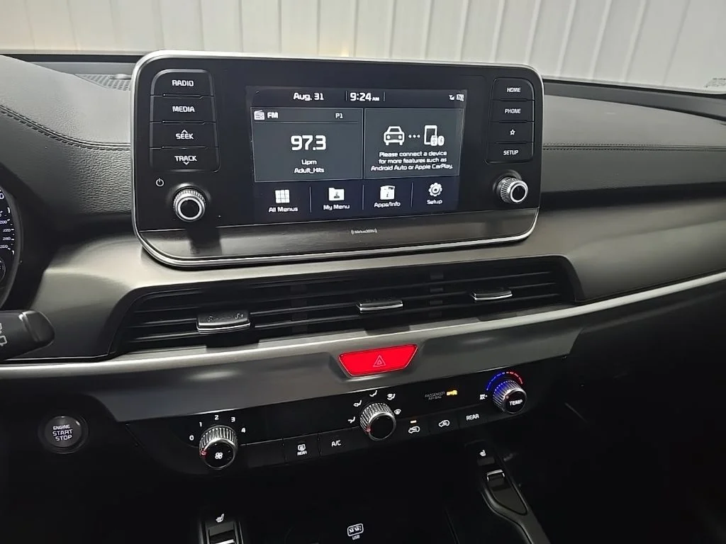 Used 2020 Silver Kia S image 27