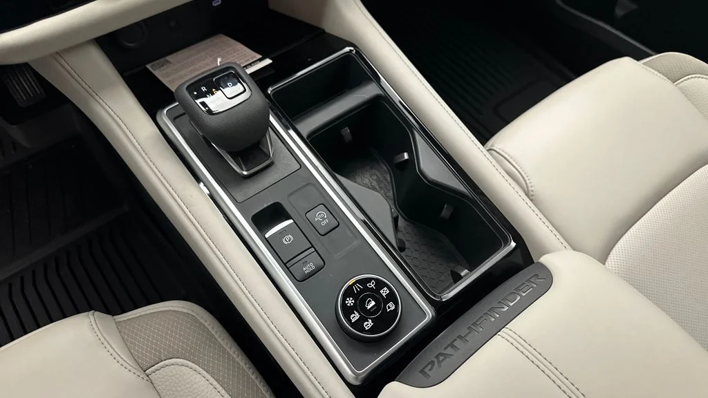 New 2026 White Nissan SL image 12
