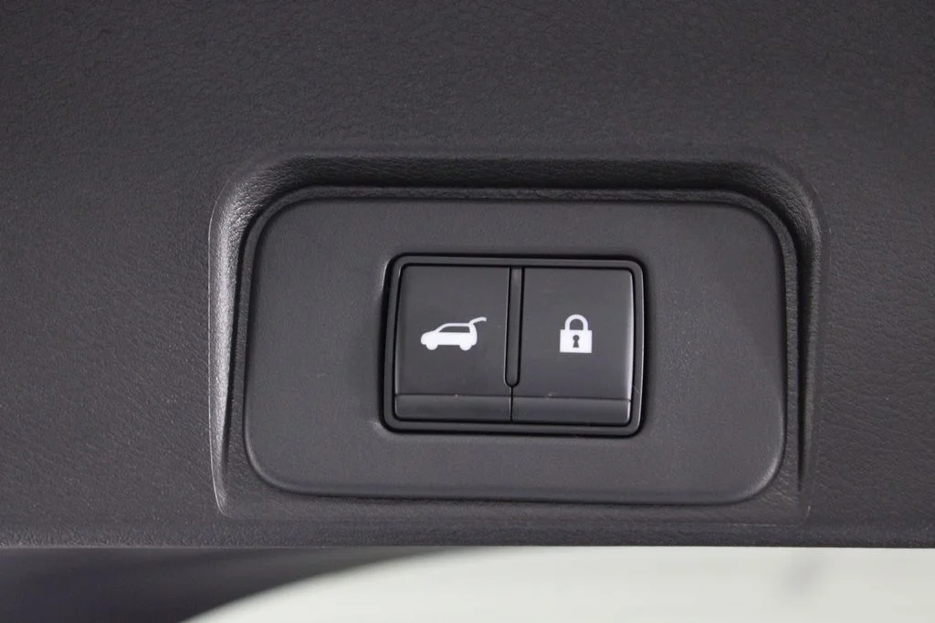2025 Nissan Rogue SV - Photo 17
