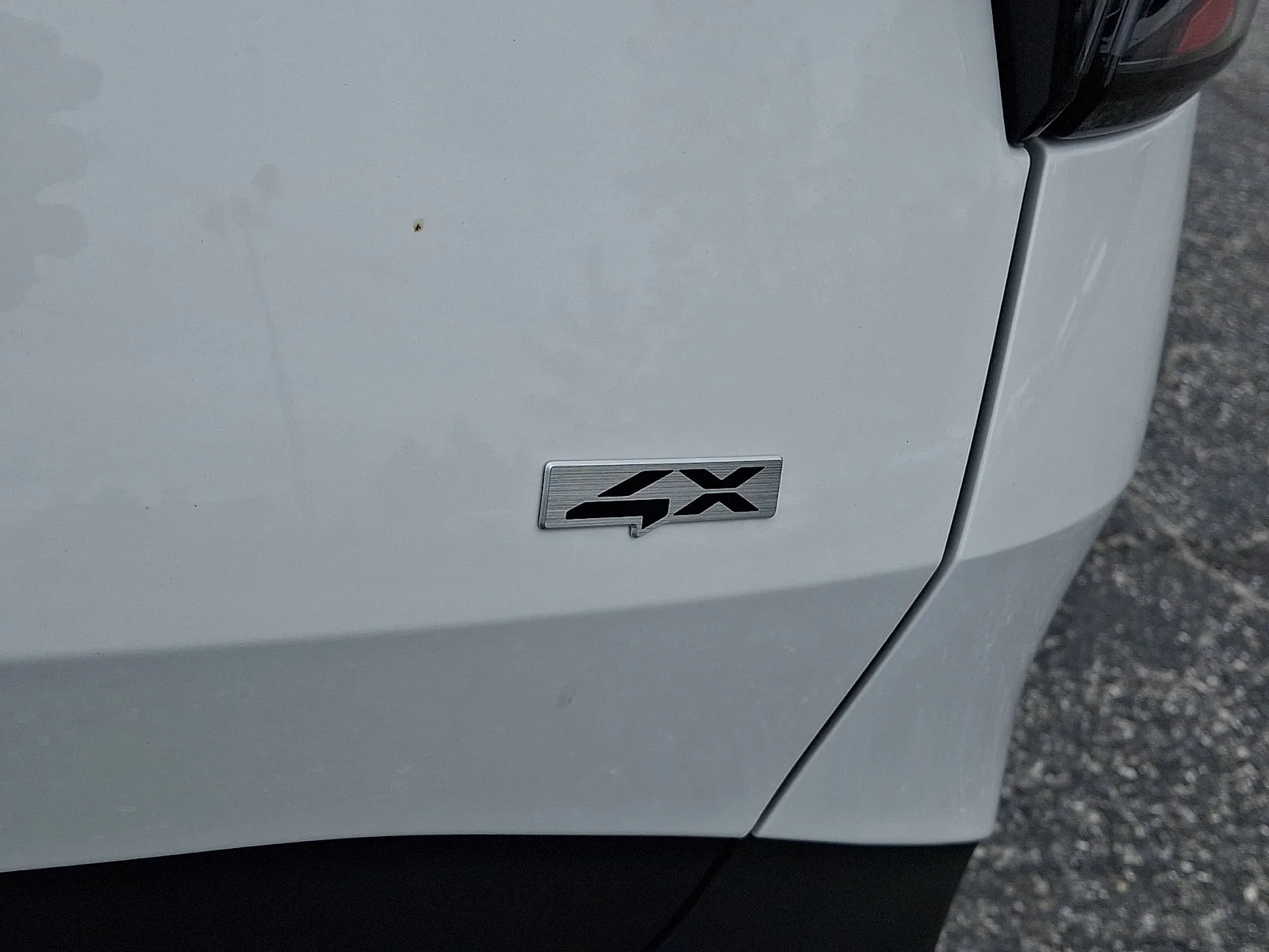 New 2027 White Kia S image 23