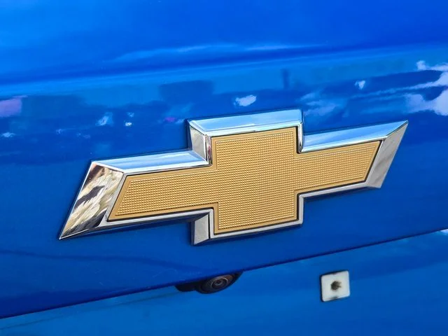 Used 2025 Blue Chevrolet LT image 17