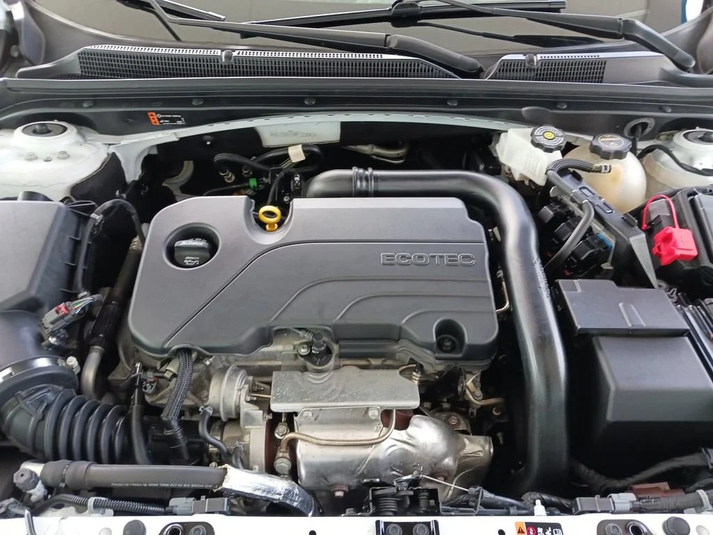Used 2024 Summit White Chevrolet 1LT image 14