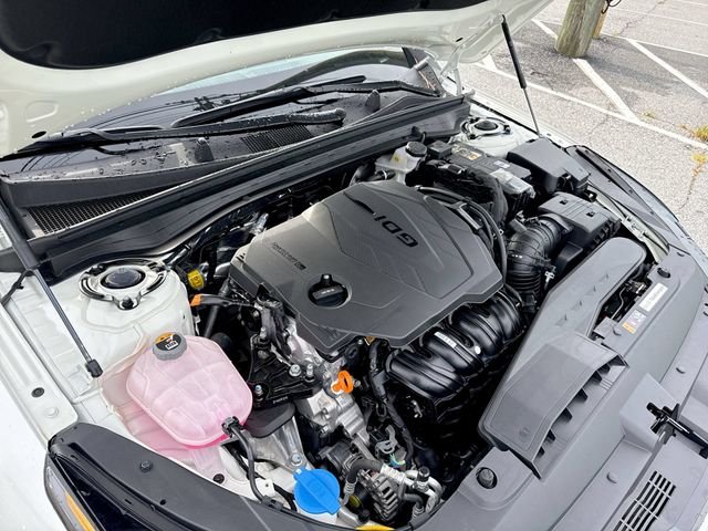 Used 2025 White Kia EX image 27