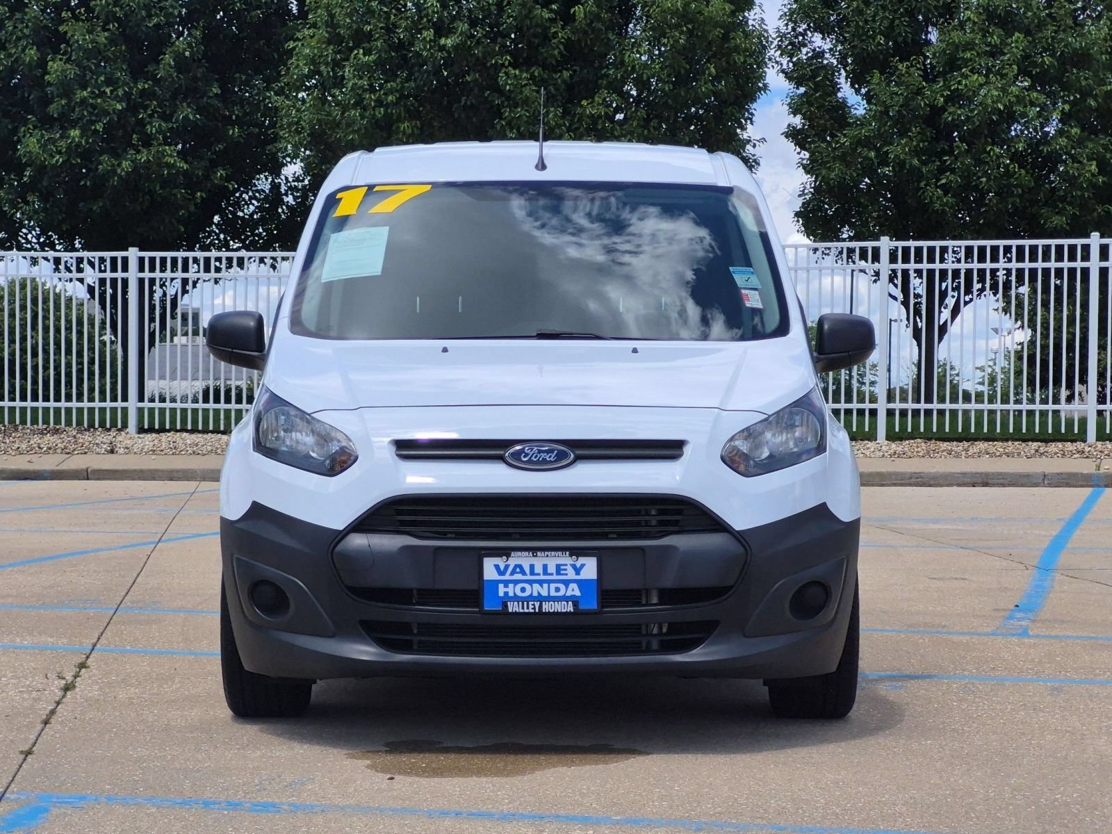 Used 2017 Frozen White Ford XL image 3
