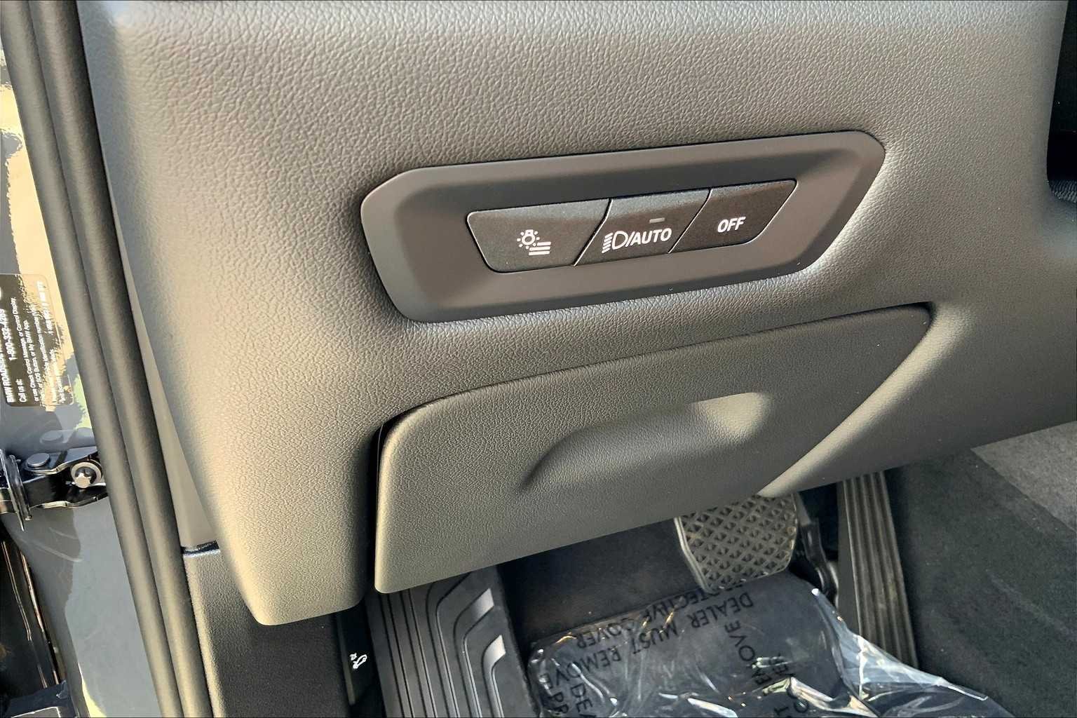 New 2026 Dravit Grey Metallic BMW sDrive40i image 15