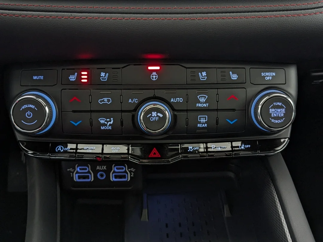 New 2026 night moves Dodge GT Plus - - AWD - 3.6L Pentastar V6 - 2nd Row Captain Chairs & More! image 22