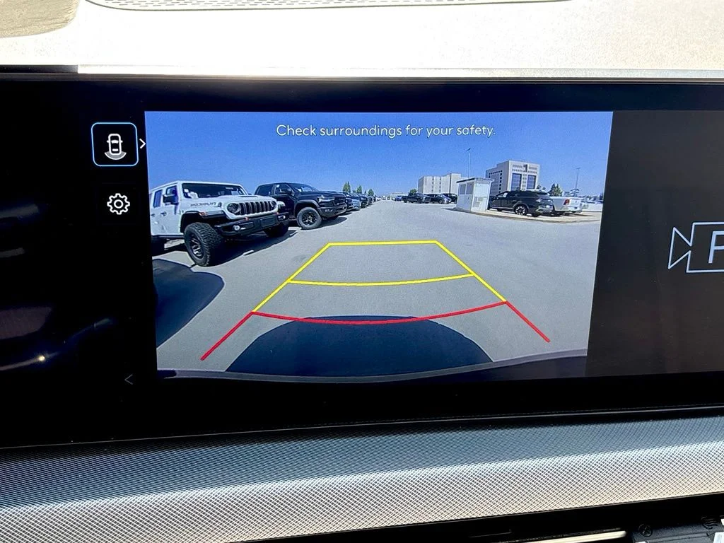 Used 2025 Abyss Black Hyundai SEL image 20