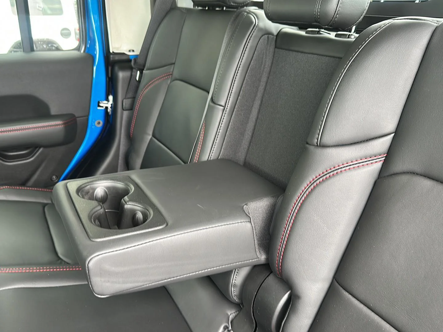 New 2026 Hydro Blue Pearlcoat Jeep Rubicon image 30