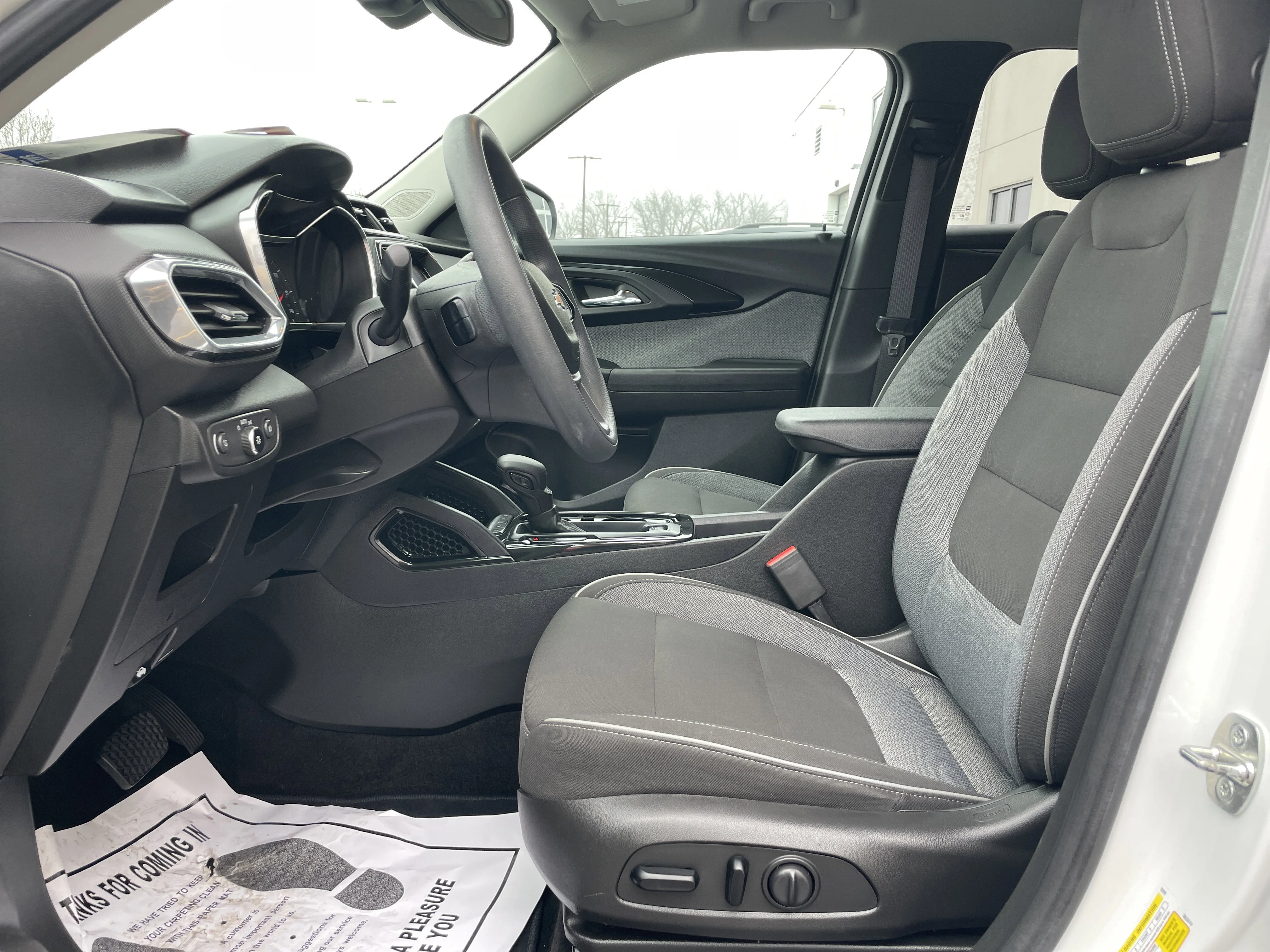 Used 2022 Summit White Chevrolet LT image 27