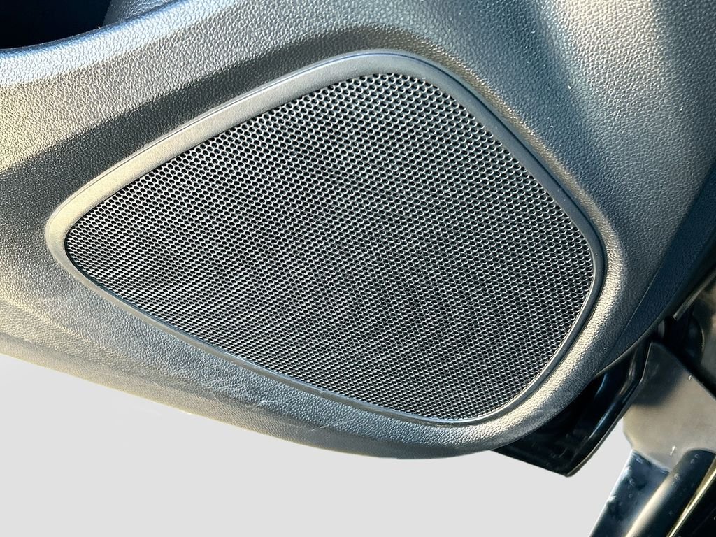 Used 2021 Ebony Twilight Metallic Buick Select image 18