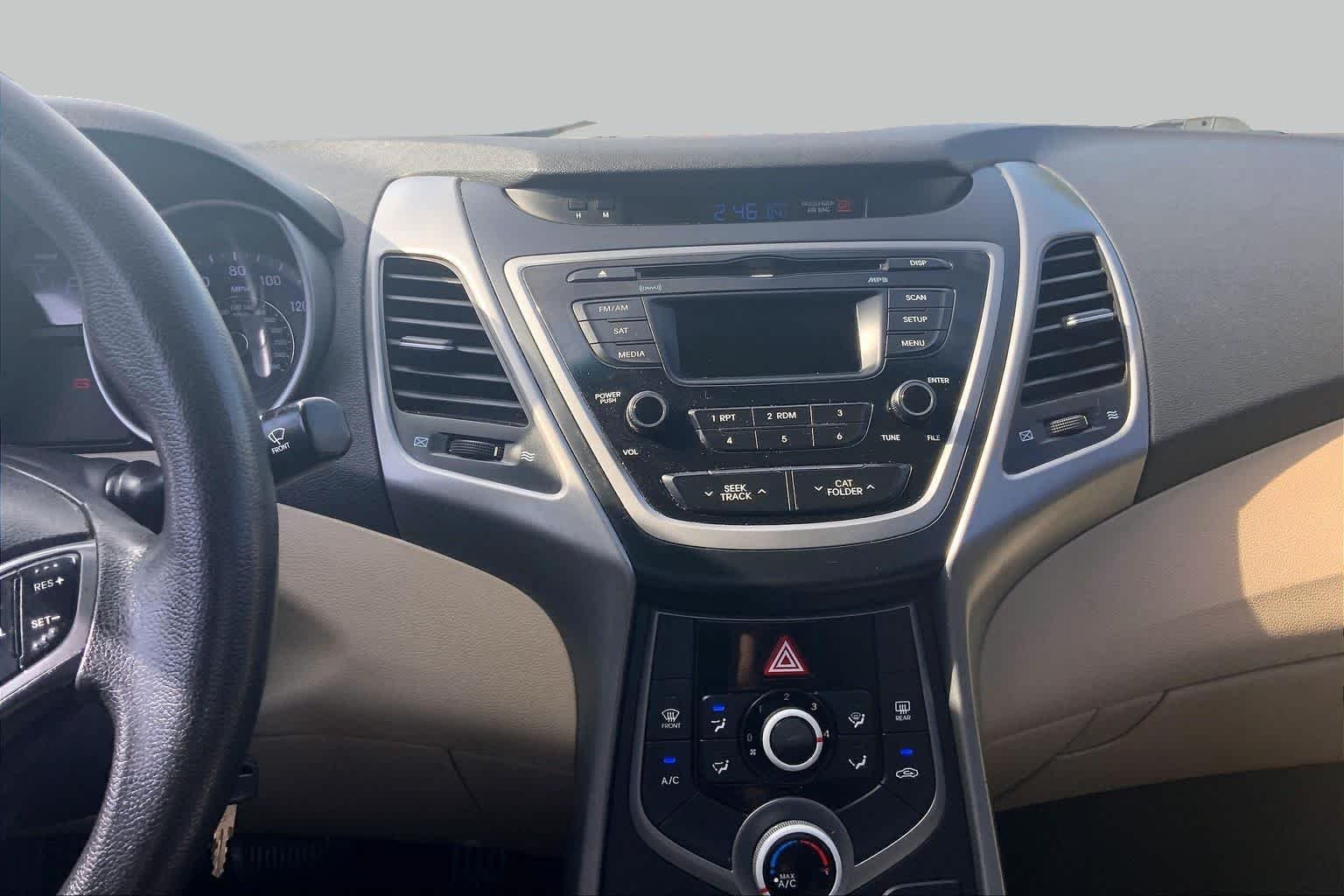 Pre-Owned 2014 Hyundai Elantra SE