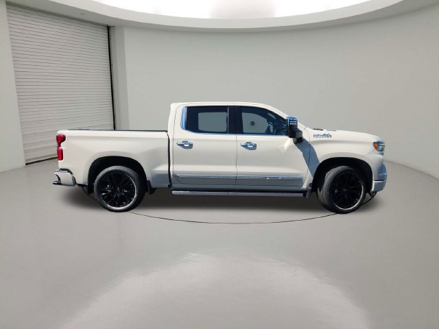 New 2026 White Sands Chevrolet High Country image 8