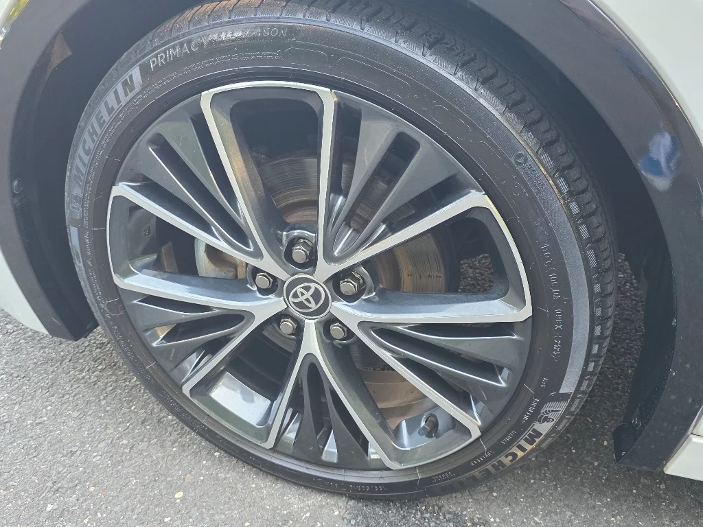 Used 2023 Wind Chill Pearl Toyota XLE image 34