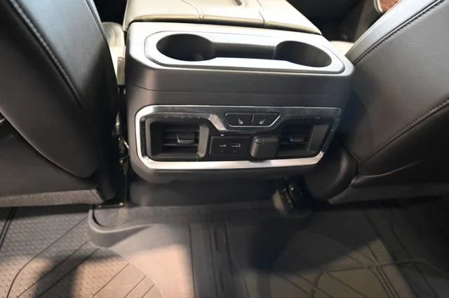 Used 2021 Black Chevrolet High Country image 28