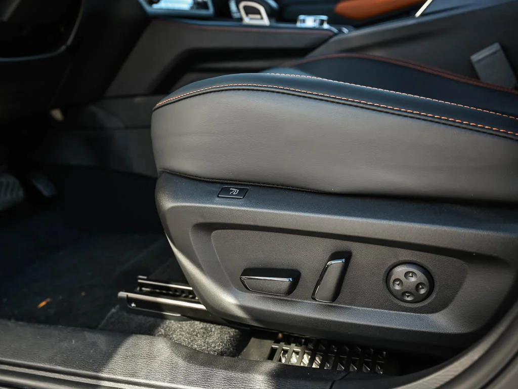 2025 Mitsubishi Outlander Plug-in Hybrid SEL - Photo 18