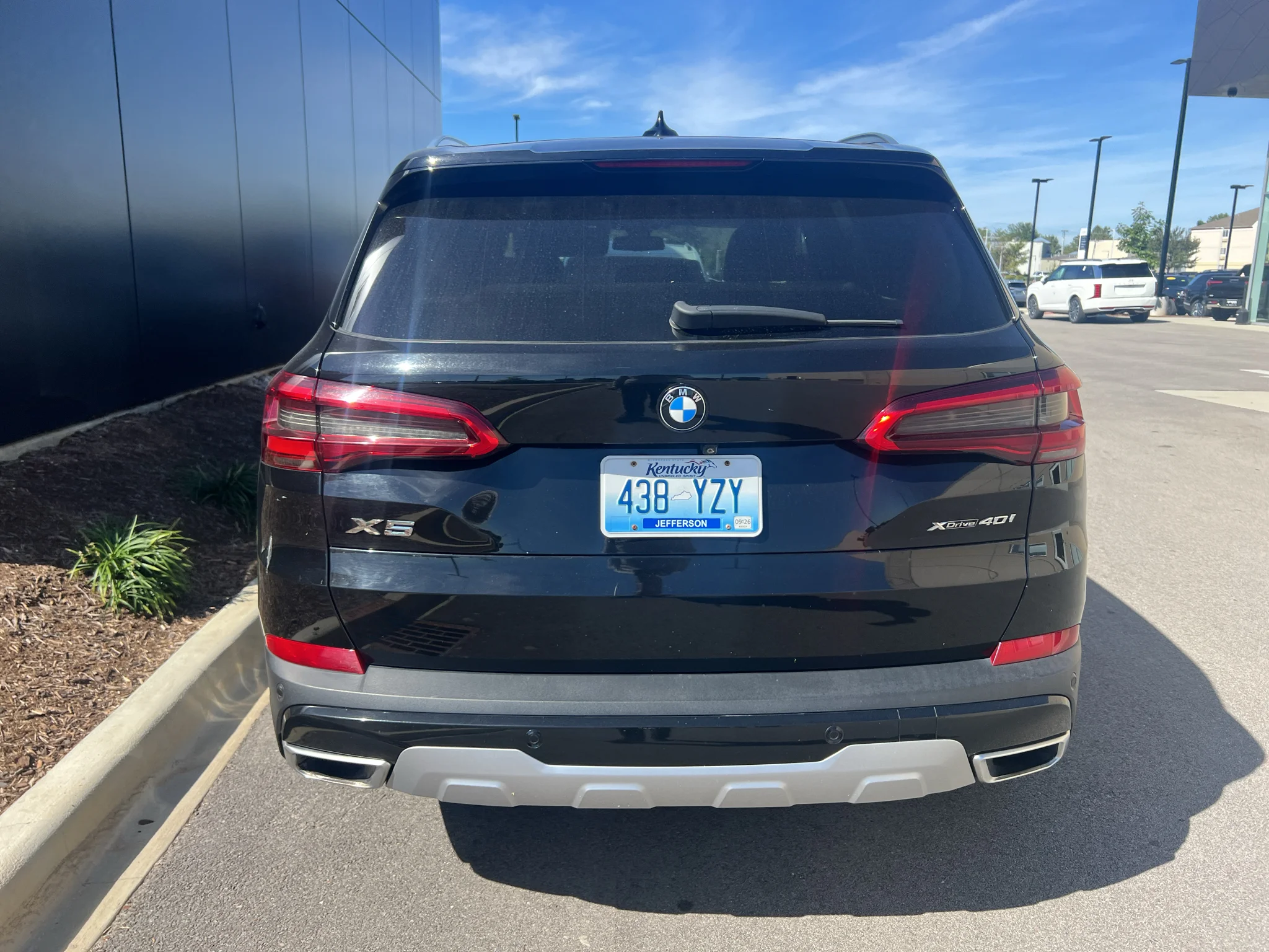 Used 2019 Jet Black BMW xDrive40i image 11