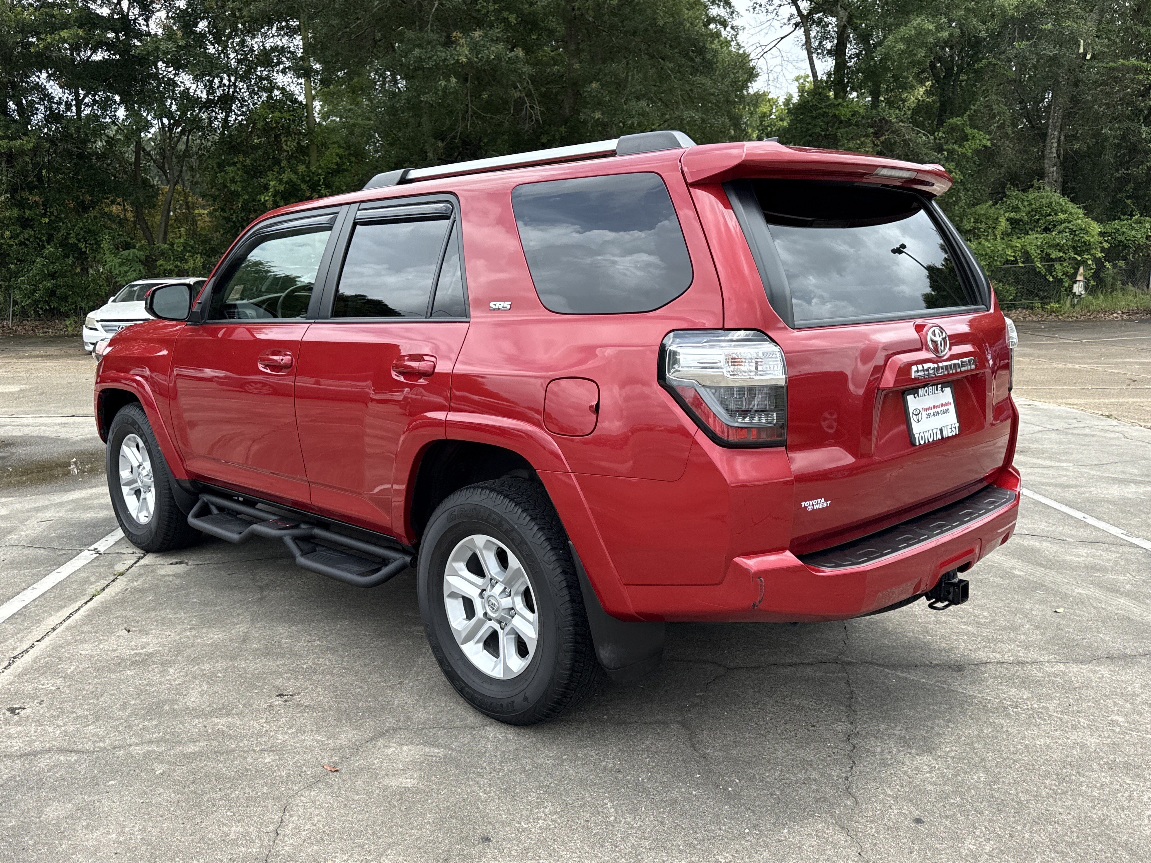 Used 2023  Toyota  image 5