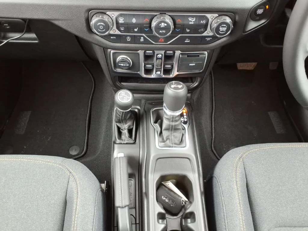 2026 Jeep Wrangler 4-Door Sport RHD - Photo 17