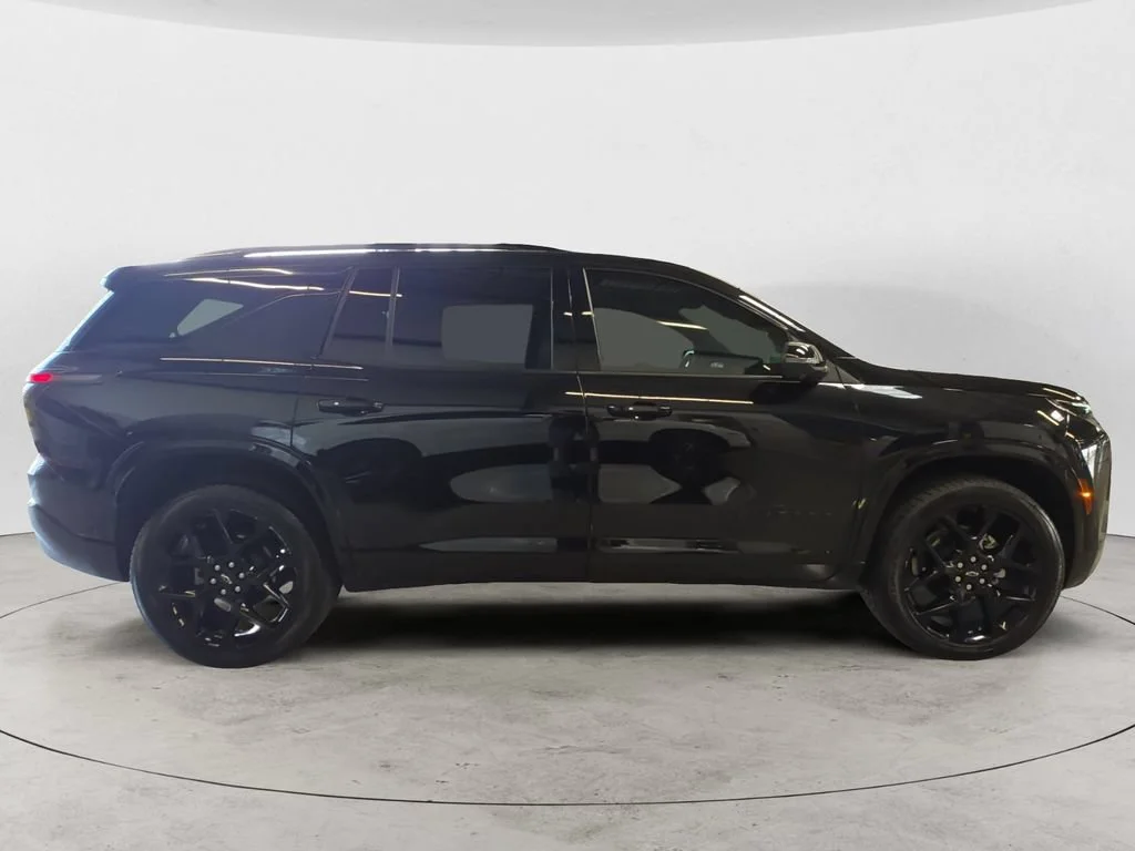 Used 2025 Mosaic Black Metallic Chevrolet RS image 4