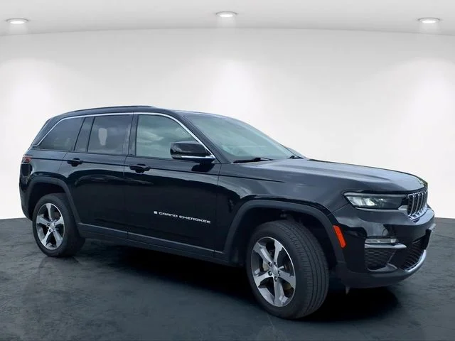 Used 2024 Black Jeep Limited image 5