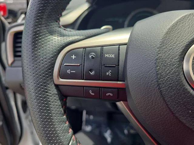 Used 2022 White Lexus 450h F Sport image 18