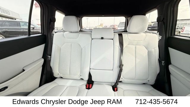 New 2026 Sting-Gray Clear-Coat Exterior Paint Jeep Laredo image 30