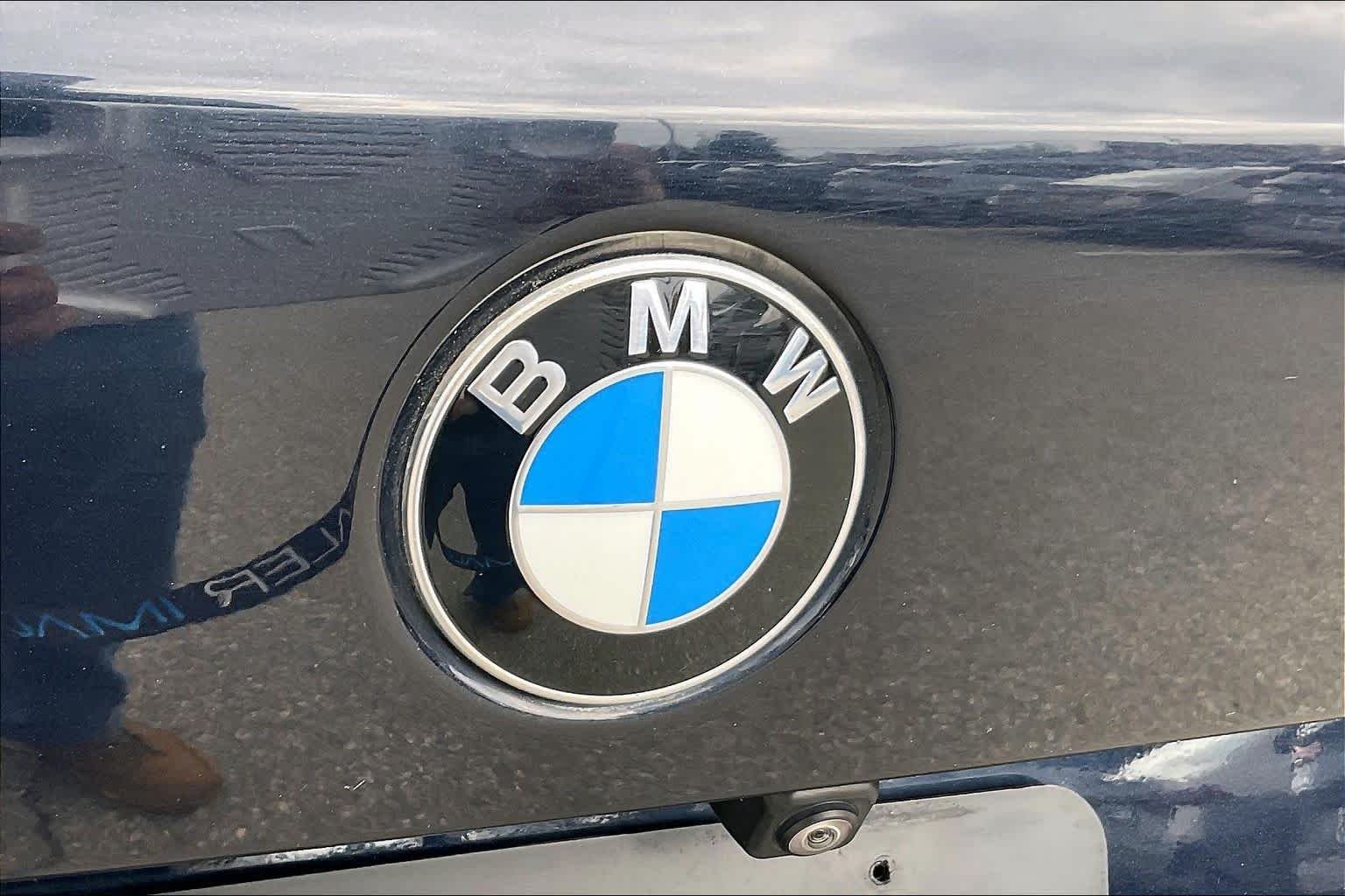 Used 2021 Carbon Black Metallic BMW xDrive40i image 32