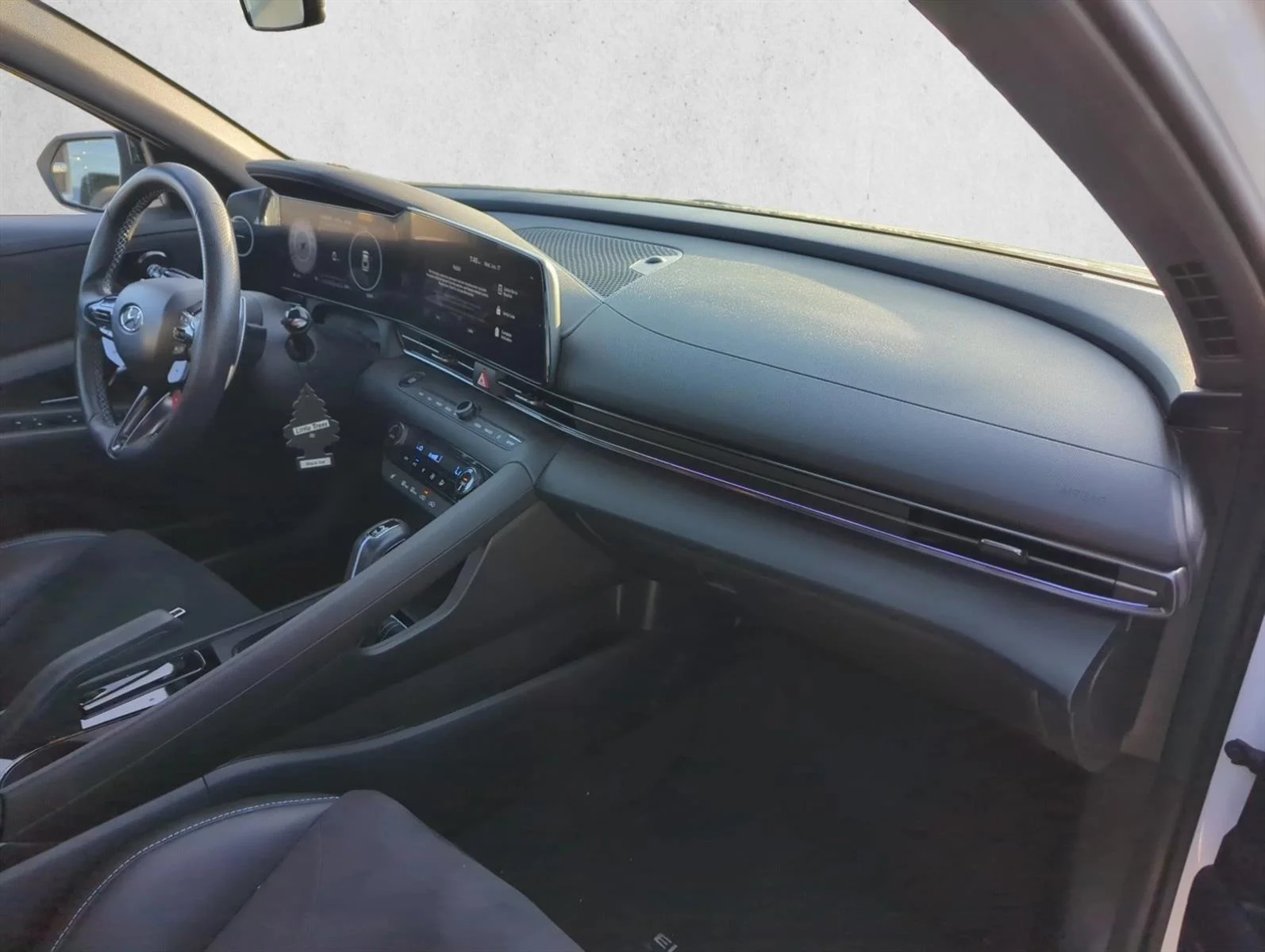 Used 2023 Ceramic White Hyundai  image 25