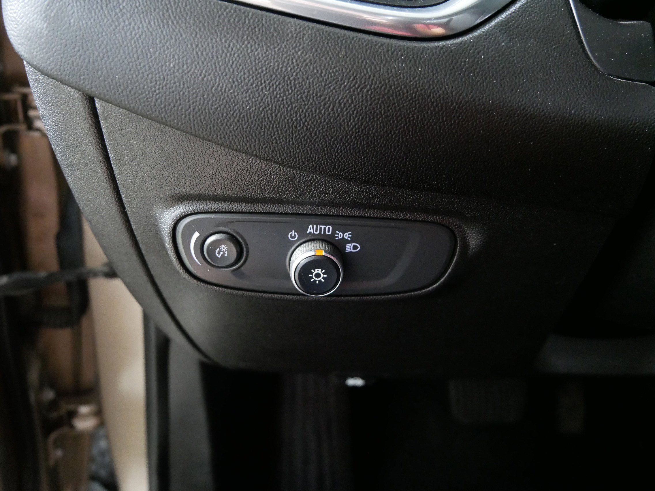 Used 2019 SANDY RIDGE METALLIC Chevrolet LT image 26
