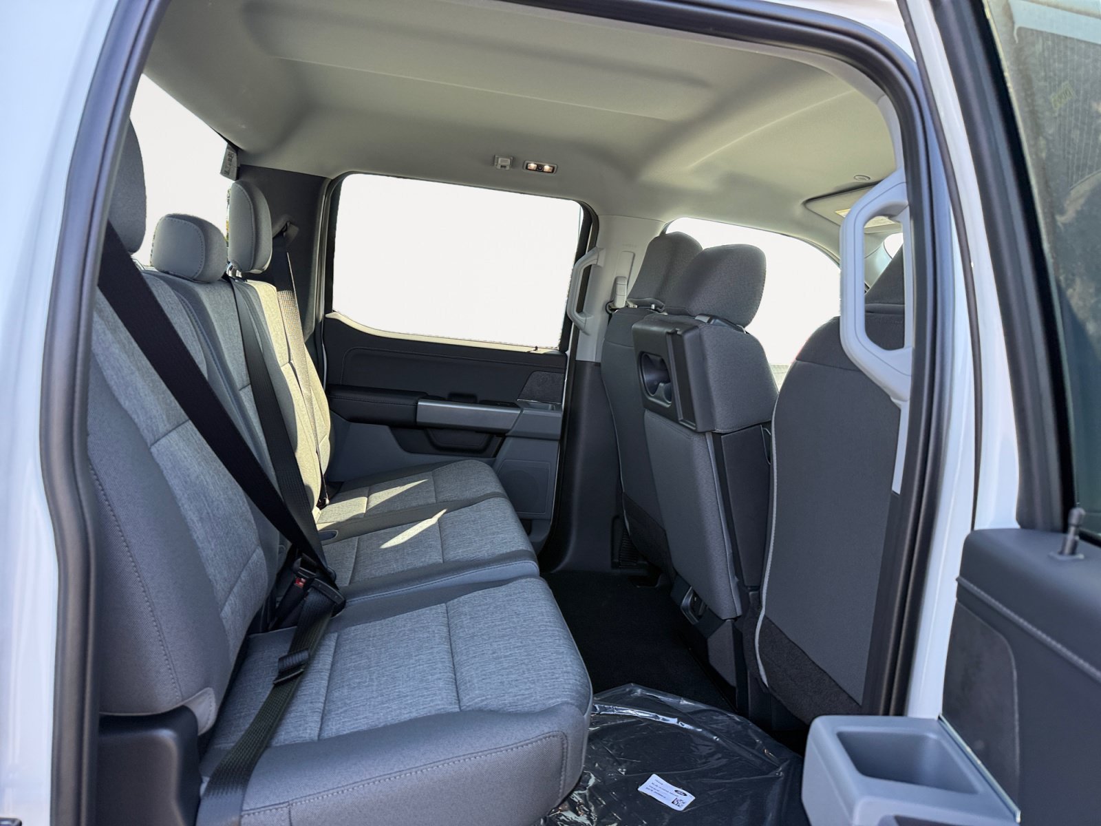 New 2026 Oxford White Ford XLT image 18
