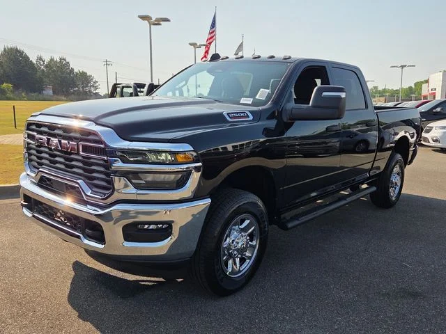 New 2026 Diamond Black Crystal Pearl-Coat Exterior Paint RAM Tradesman image 3