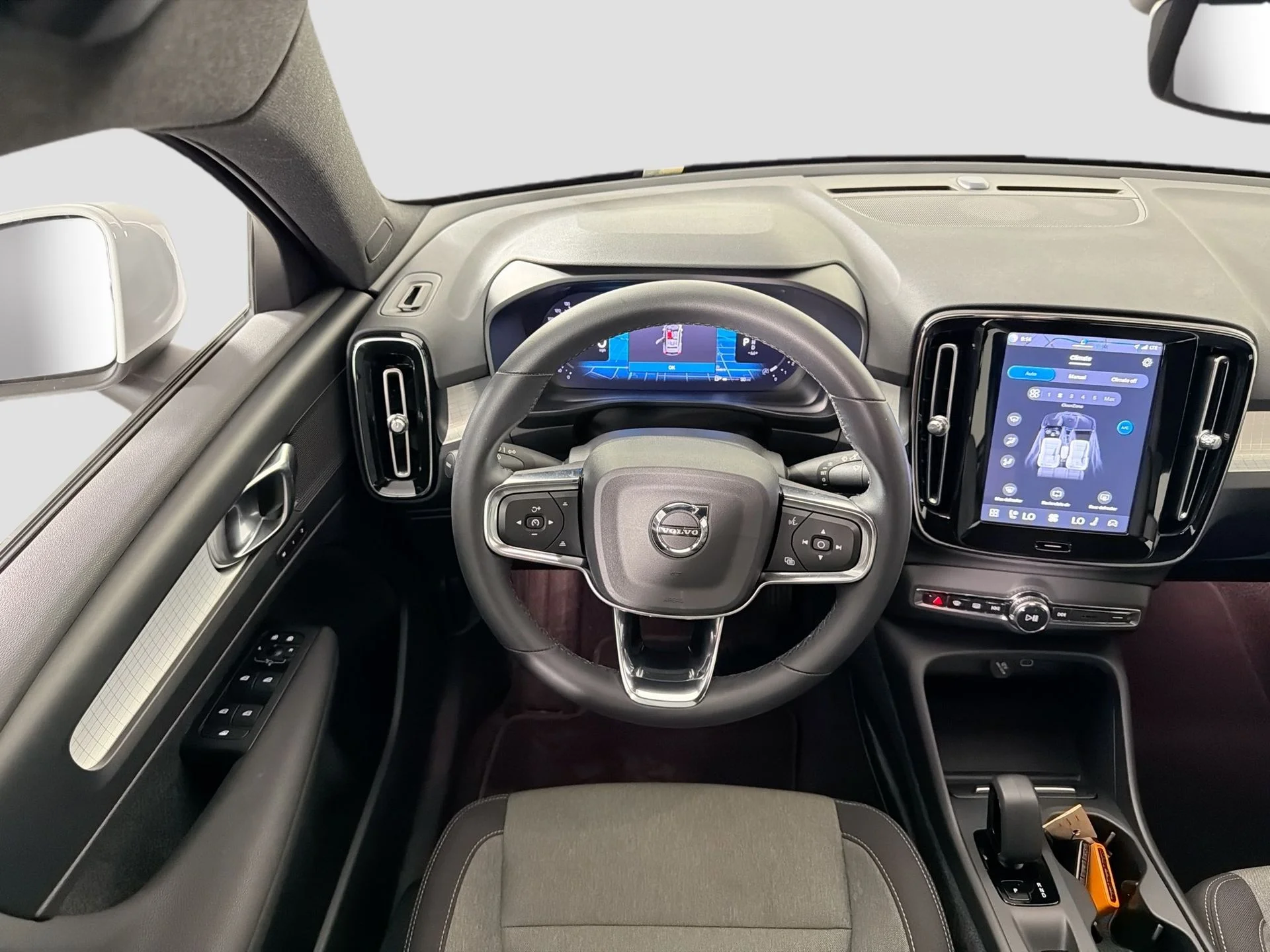 Certified Used 2023 Crystal White Volvo Core  image 21