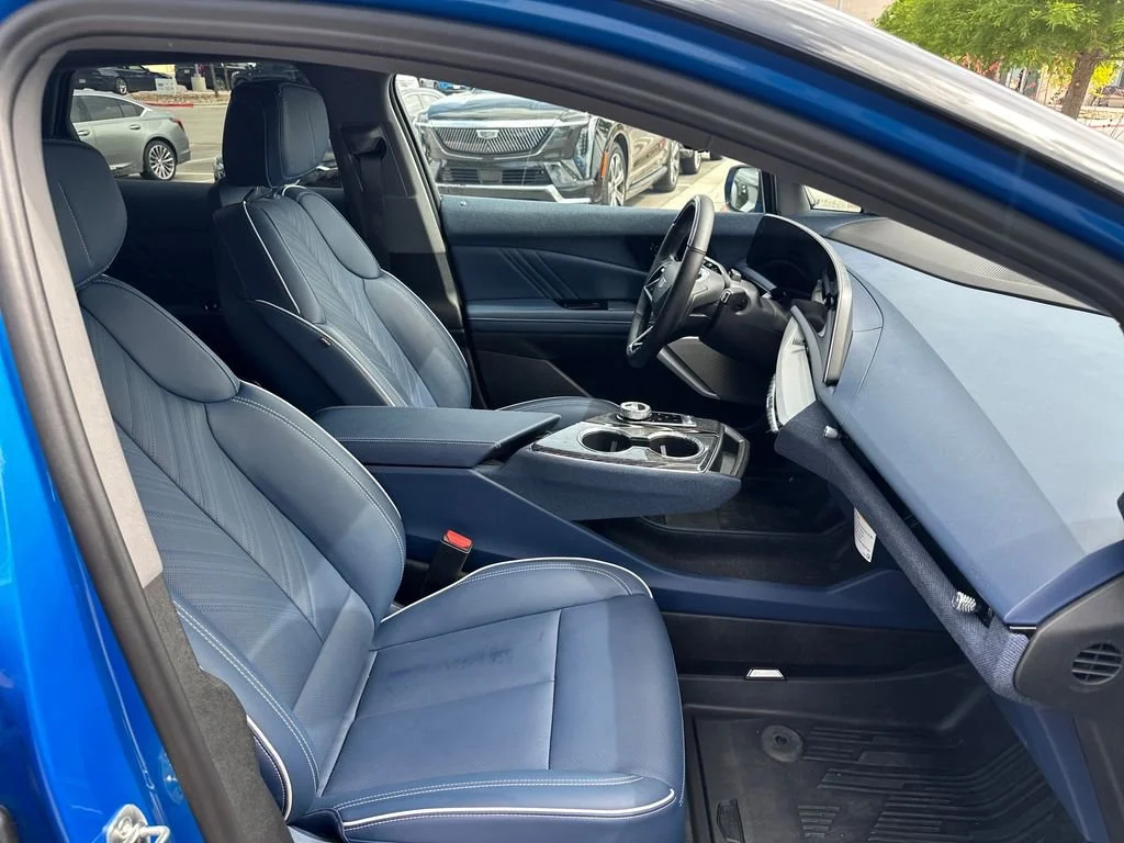 2025 Cadillac OPTIQ Luxury 2 - Photo 34