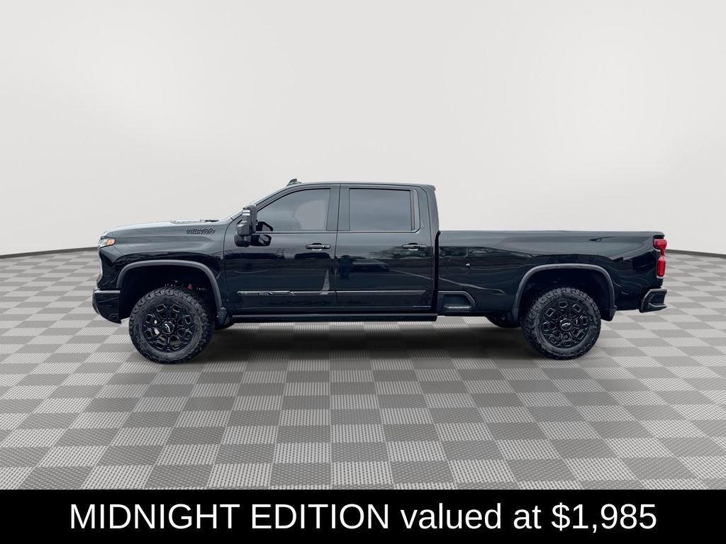 Used 2024 Black Chevrolet High Country image 8
