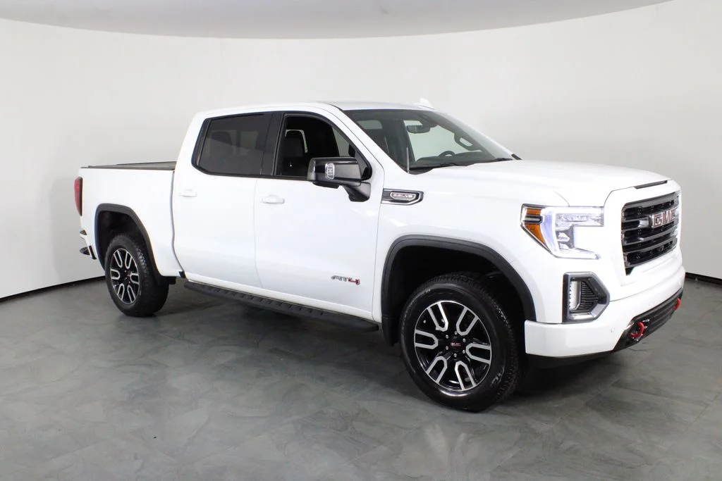Used 2022 White GMC AT4 image 11