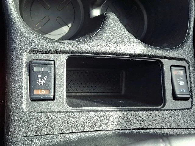 Used 2020 White Nissan SV image 24