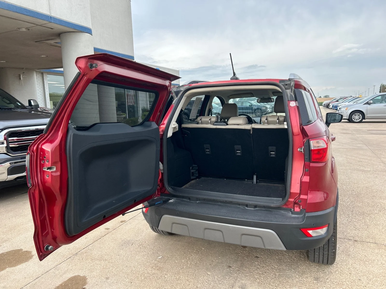Used 2018 Ruby Red Metallic Tinted Clearcoat Ford Titanium image 9