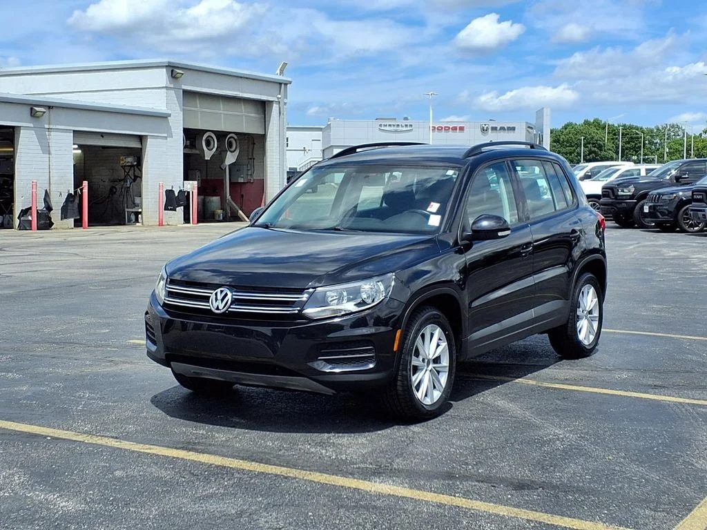 Used 2017 Volkswagen Tiguan Limited Base with VIN WVGBV7AX6HK052341 for sale in Kansas City