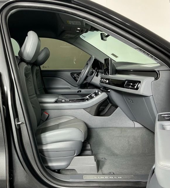 Used 2020 Gray Lincoln Reserve image 31