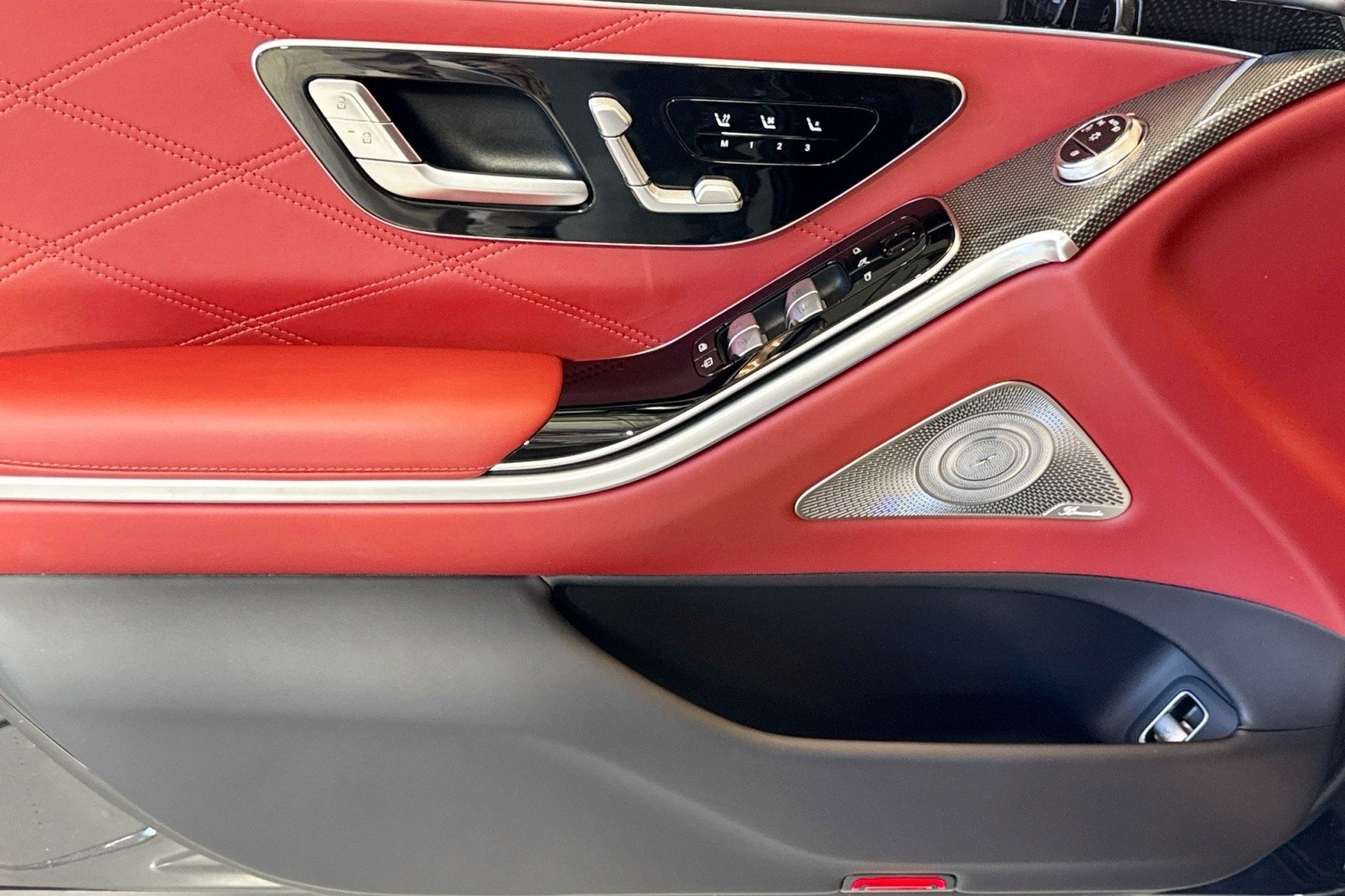 2025 Mercedes-Benz S-Class S 63 - Photo 16