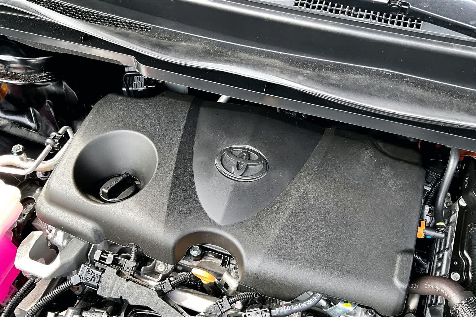 Used 2025 Midnight Black Metallic Toyota Platinum image 31