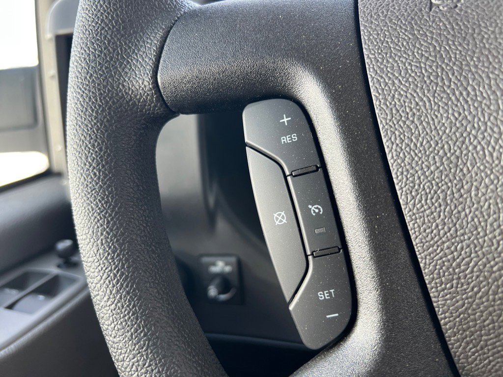 2025 GMC Savana Cargo Work Van - Photo 13