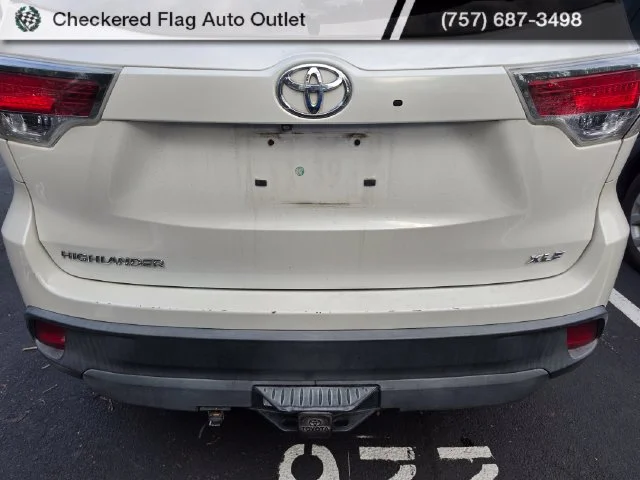 Used 2014 Blizzard Pearl Toyota XLE V6 image 7