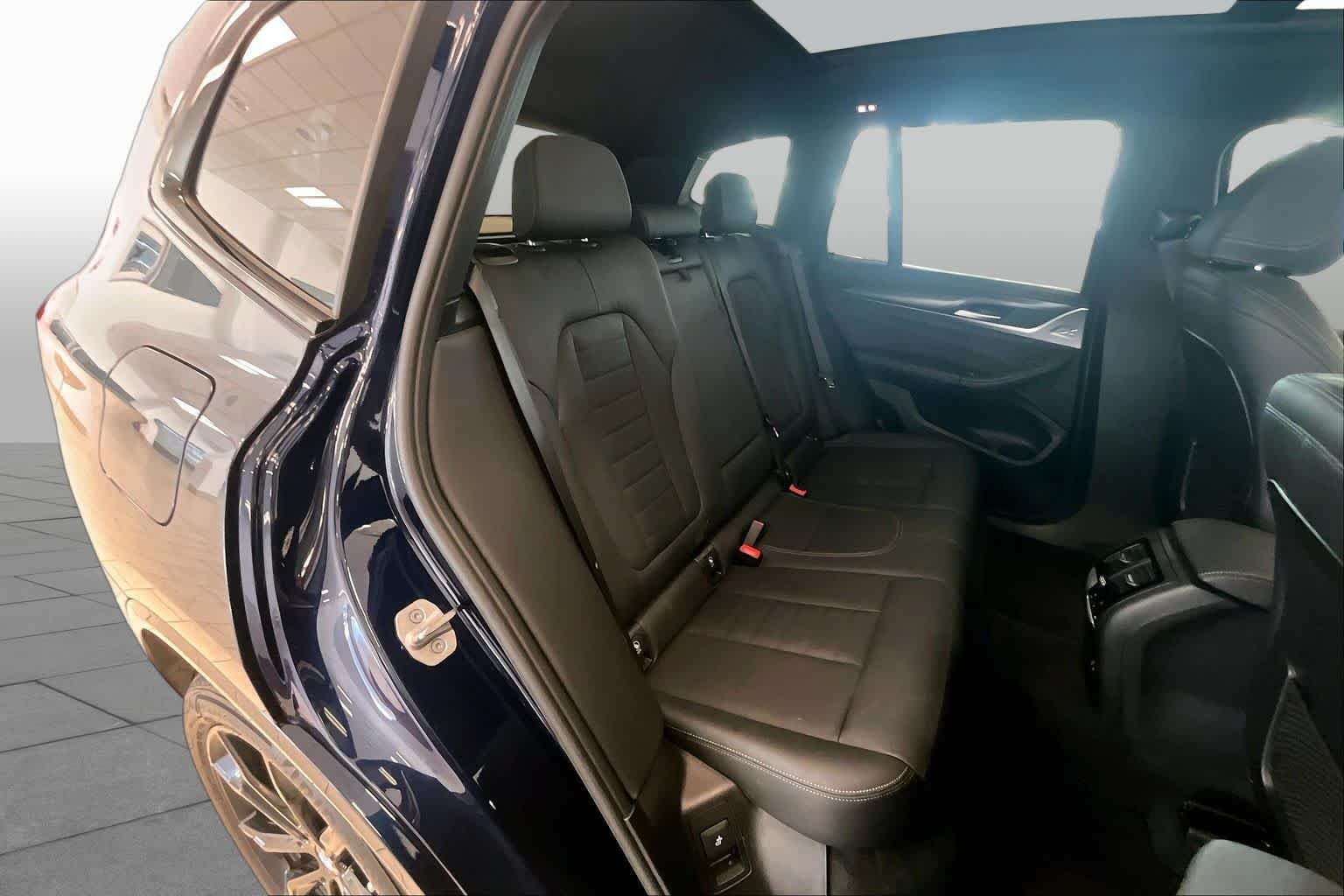 Used 2024 Tanzanite Blue II Metallic BMW sDrive30i image 20