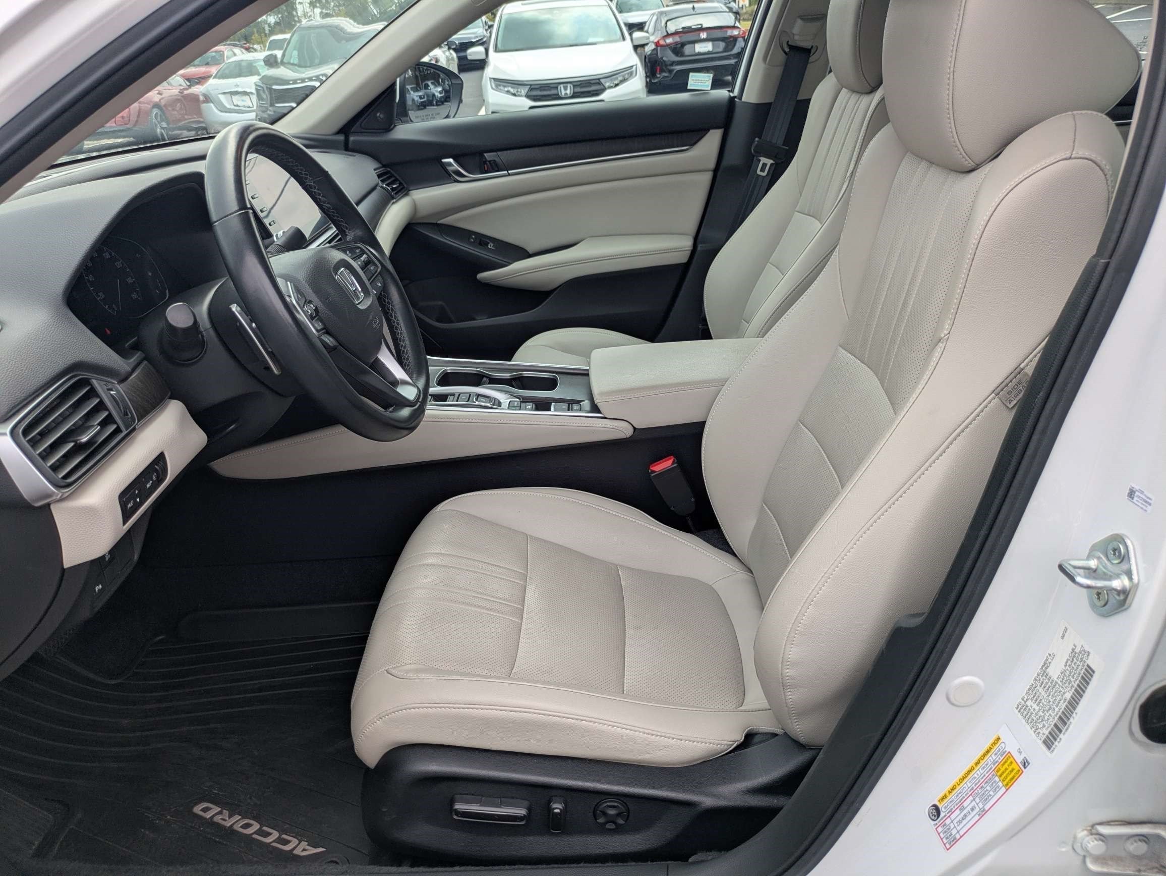 Used 2022 Platinum White Pearl Honda Touring image 25