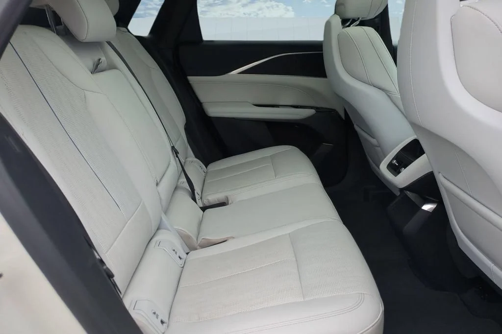 Certified Used 2024 Crystal White Tricoat Cadillac Sport 1 image 18
