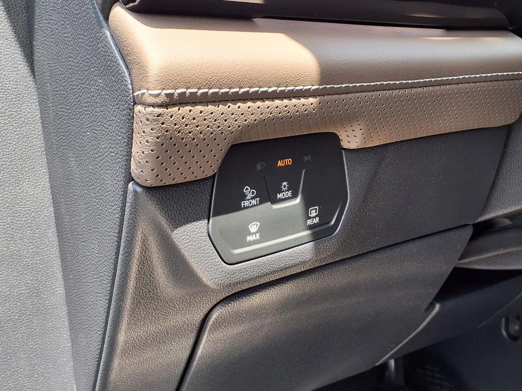 New 2026 Pure Gray Volkswagen 2.0T SEL image 12